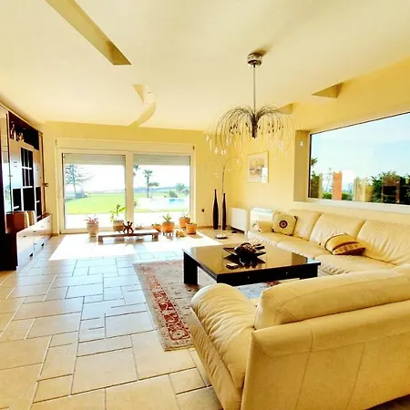 Eos Luxury Villa, Nilie Hospitality Mgmt Villa *